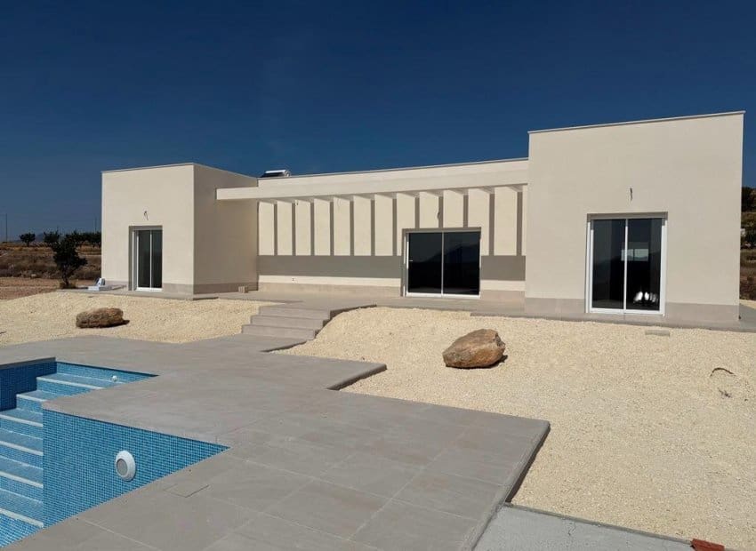 3 bedroom Villa for sale in Pinoso with pool - € 356,000 (Ref: 9417630)