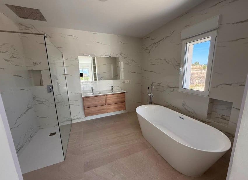 3 bedroom Villa for sale in Pinoso with pool - € 356,000 (Ref: 9417630)