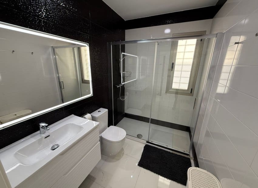 3 bedroom Villa for sale in Orihuela Costa with pool - € 489,000 (Ref: 9417632)