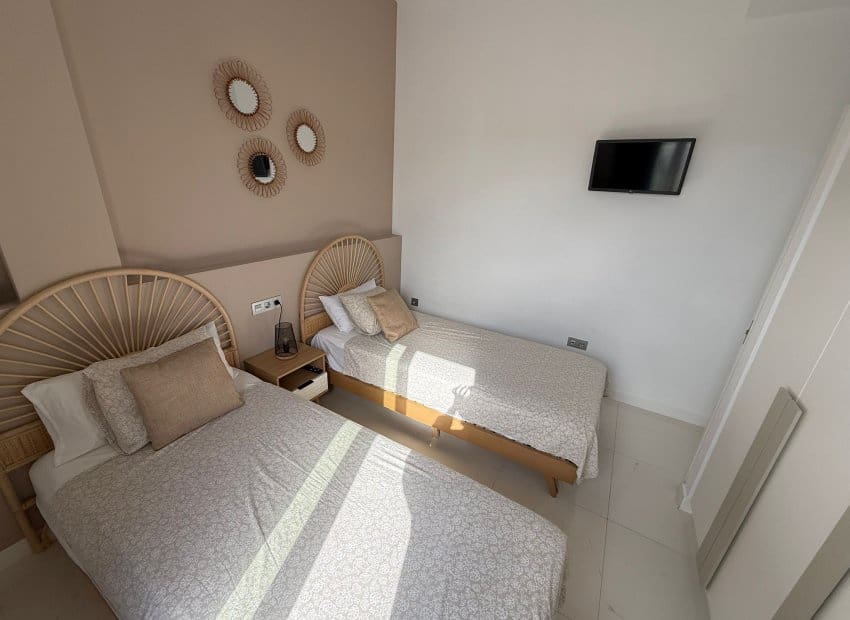 3 bedroom Villa for sale in Orihuela Costa with pool - € 489,000 (Ref: 9417632)