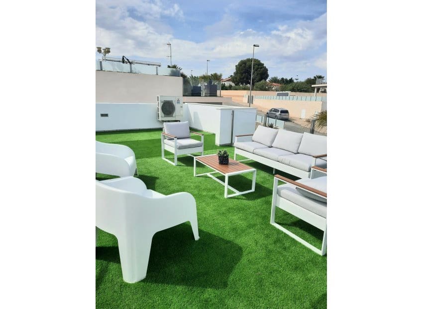 3 bedroom Villa for sale in Orihuela Costa with pool - € 489,000 (Ref: 9417632)