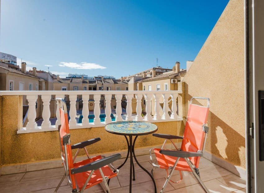 2 sypialnia Bungalow na sprzedaż w Torrevieja z basenem - 139 900 € (Ref: 9417634)