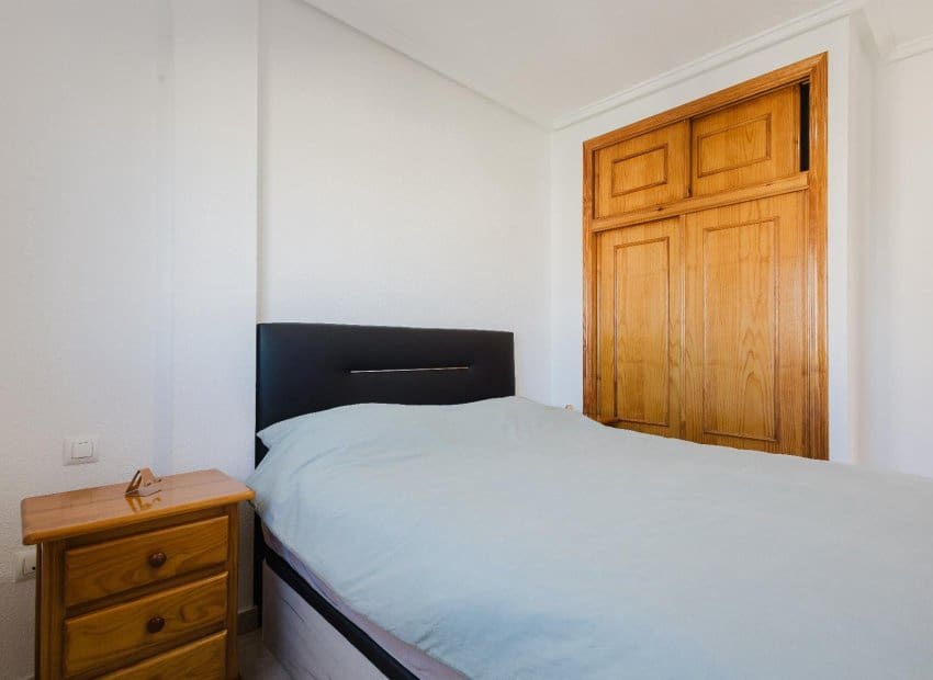 2 sypialnia Bungalow na sprzedaż w Torrevieja z basenem - 139 900 € (Ref: 9417634)