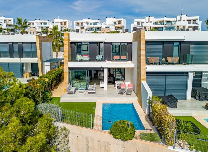 3 soverom Villa til salgs i Orihuela Costa med svømmebasseng - € 565 000 (Ref: 9417639)