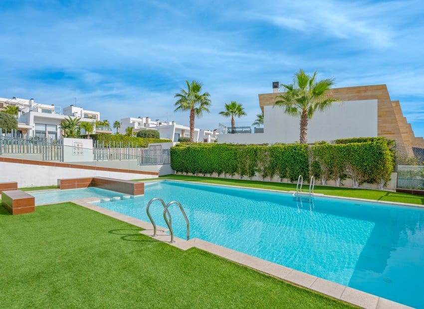 3 soverom Villa til salgs i Orihuela Costa med svømmebasseng - € 565 000 (Ref: 9417639)