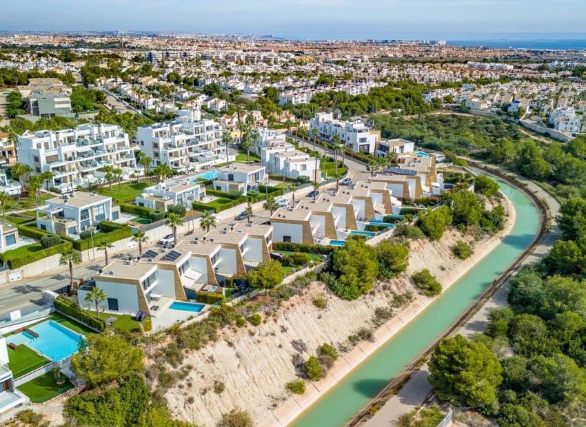 3 soverom Villa til salgs i Orihuela Costa med svømmebasseng - € 565 000 (Ref: 9417639)