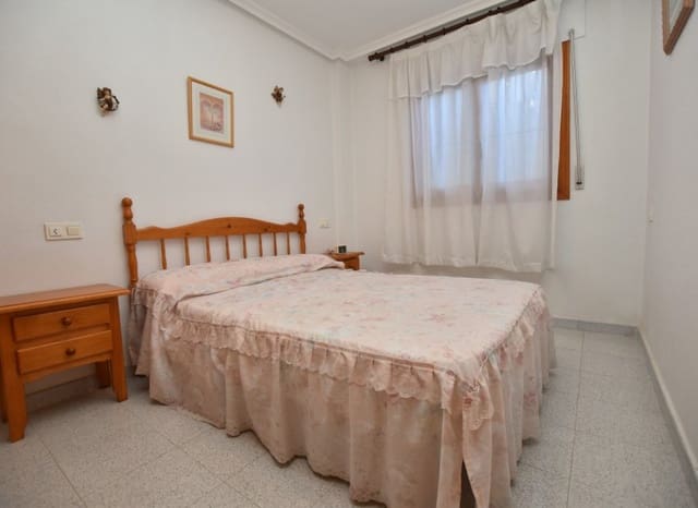 3 slaapkamer Huis te koop in Los Europeos, Torrevieja met zwembad - € 192.000 (Ref: 9417640)