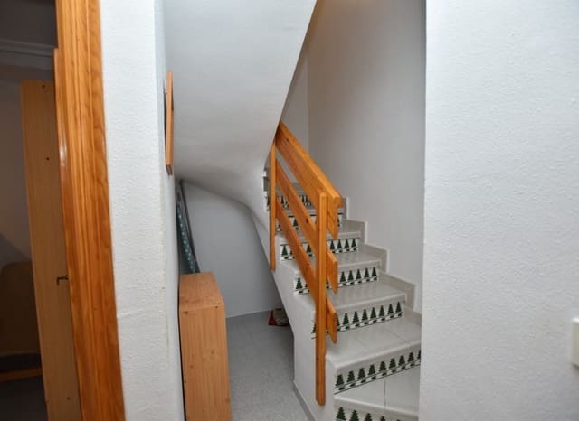 3 slaapkamer Huis te koop in Los Europeos, Torrevieja met zwembad - € 192.000 (Ref: 9417640)