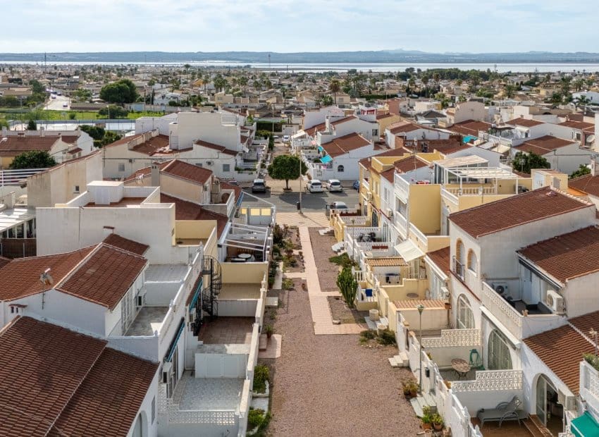 3 slaapkamer Bungalow te koop in Torrevieja - € 146.900 (Ref: 9417641)