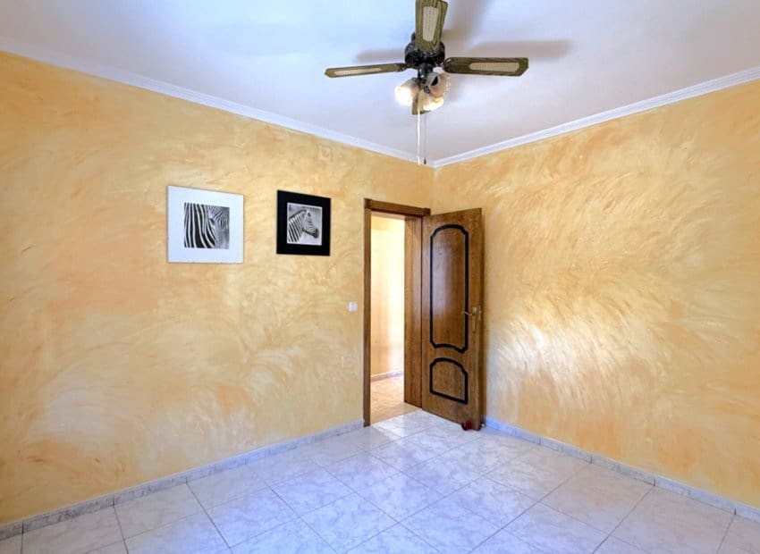 4 Zimmer Villa zu verkaufen in Pilar de la Horadada mit Pool - 480.000 € (Ref: 9417642)