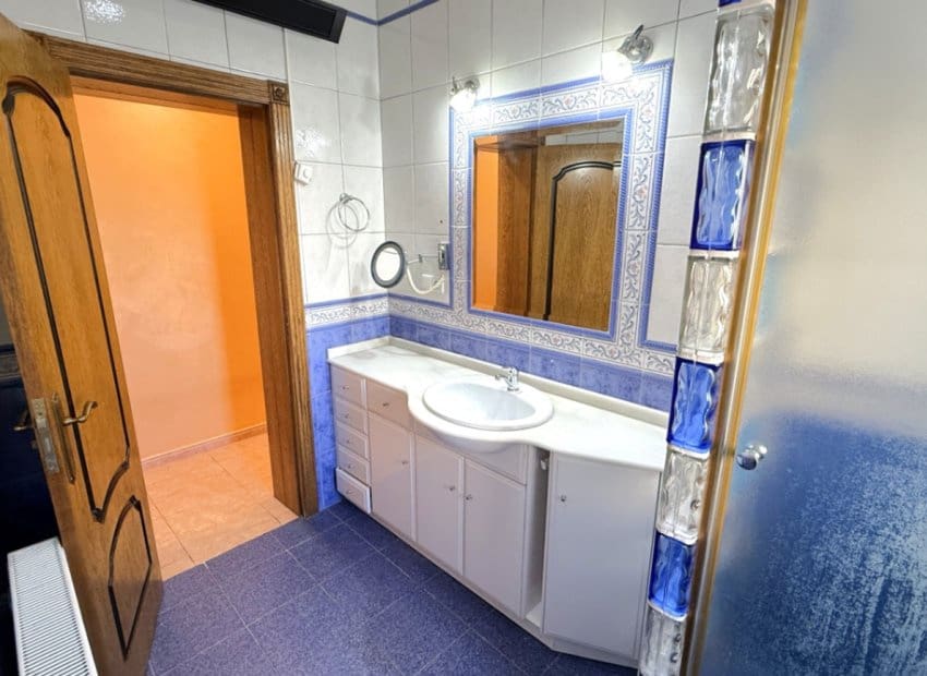 4 Zimmer Villa zu verkaufen in Pilar de la Horadada mit Pool - 480.000 € (Ref: 9417642)