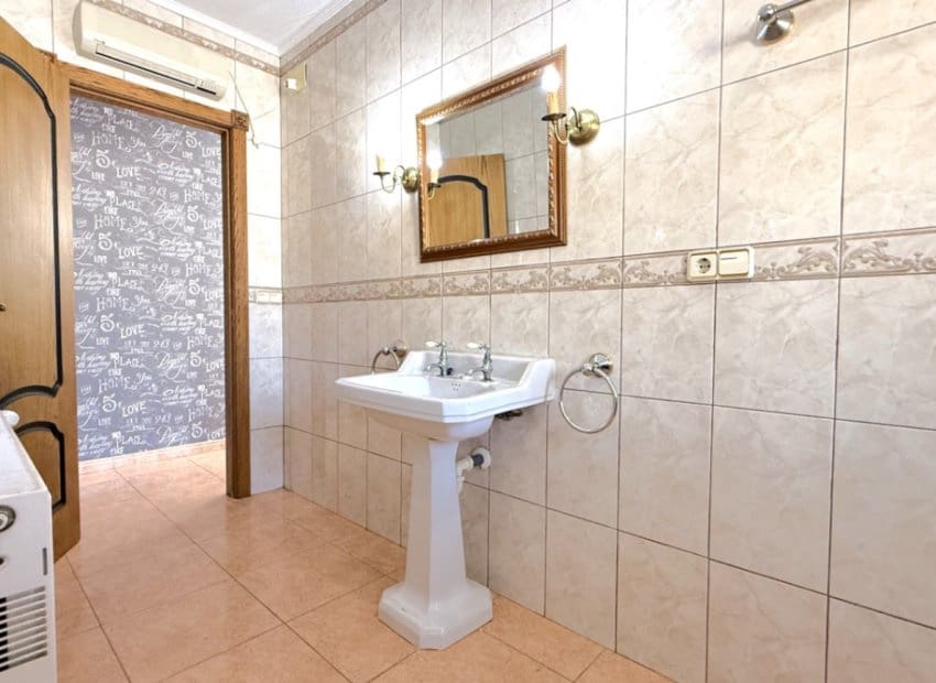 4 Zimmer Villa zu verkaufen in Pilar de la Horadada mit Pool - 480.000 € (Ref: 9417642)