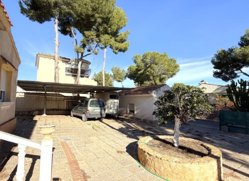 4 Zimmer Villa zu verkaufen in Pilar de la Horadada mit Pool - 480.000 € (Ref: 9417642)