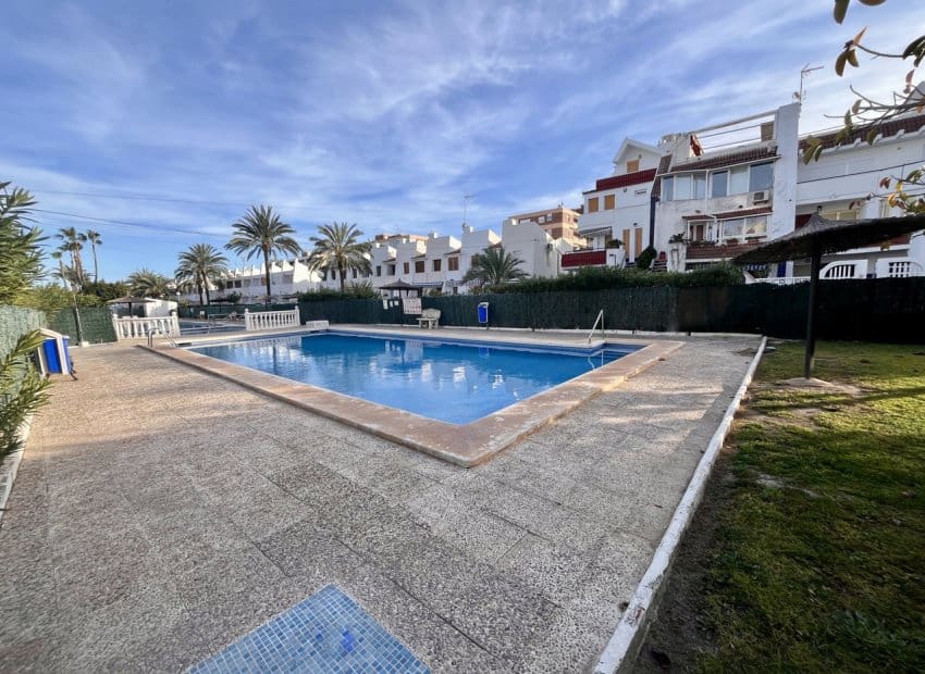 1 makuuhuone Huoneisto myytävänä paikassa Torrevieja mukana uima-altaan - 155 000 € (Ref: 9420092)