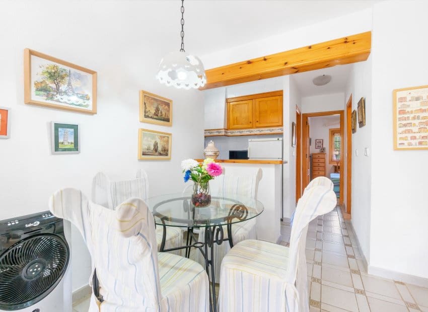 3 soverom Rekkehus til salgs i Villamartin med svømmebasseng - € 199 000 (Ref: 9420094)