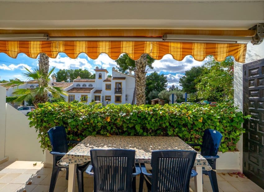 3 soverom Rekkehus til salgs i Villamartin med svømmebasseng - € 199 000 (Ref: 9420094)