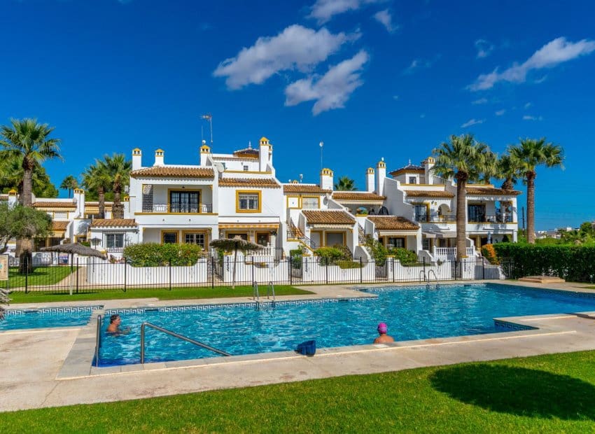 3 soverom Rekkehus til salgs i Villamartin med svømmebasseng - € 199 000 (Ref: 9420094)