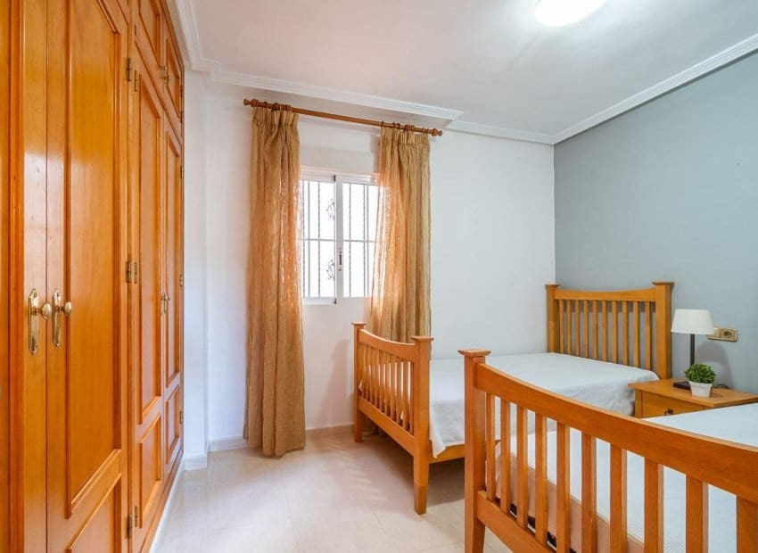 2 slaapkamer Appartement te koop in Orihuela Costa met zwembad - € 140.000 (Ref: 9426246)