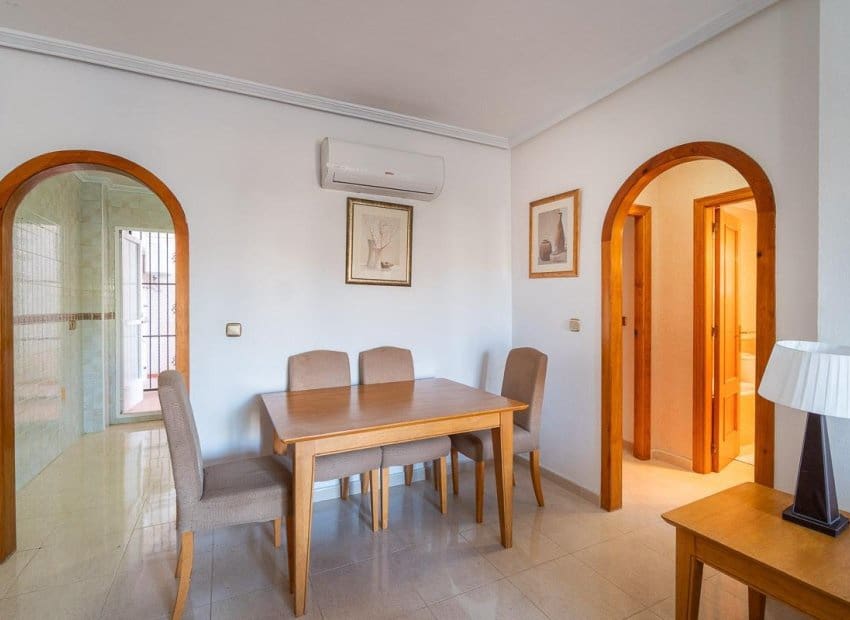 2 slaapkamer Appartement te koop in Orihuela Costa met zwembad - € 140.000 (Ref: 9426246)