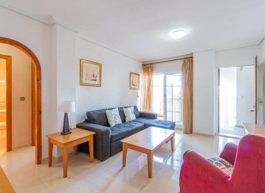 2 slaapkamer Appartement te koop in Orihuela Costa met zwembad - € 140.000 (Ref: 9426246)
