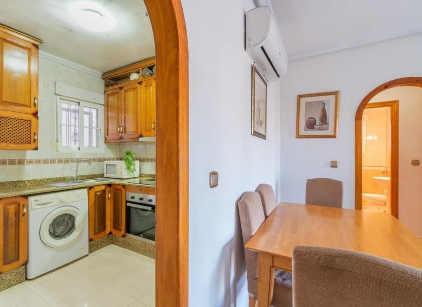 2 slaapkamer Appartement te koop in Orihuela Costa met zwembad - € 140.000 (Ref: 9426246)