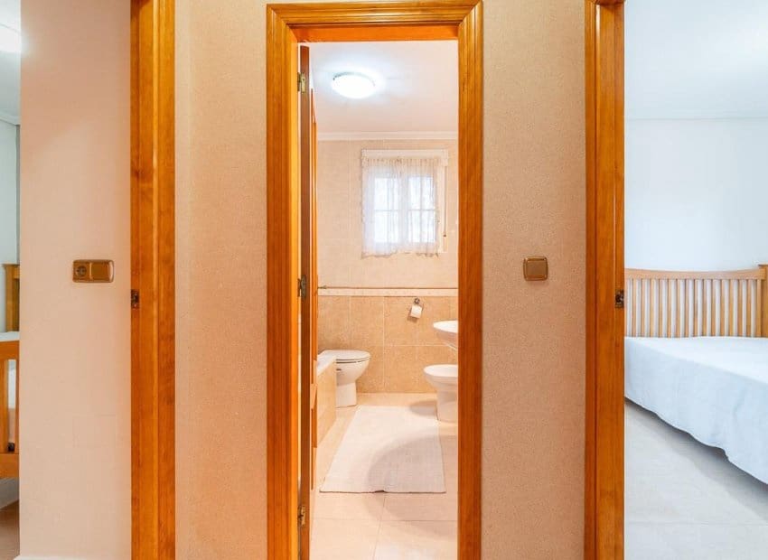 2 slaapkamer Appartement te koop in Orihuela Costa met zwembad - € 140.000 (Ref: 9426246)