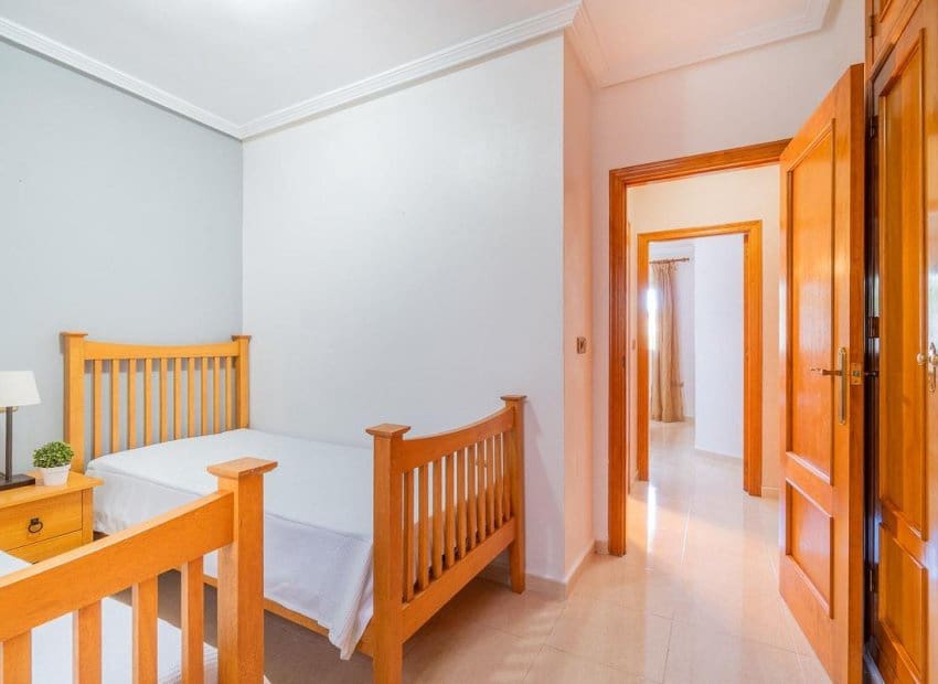 2 slaapkamer Appartement te koop in Orihuela Costa met zwembad - € 140.000 (Ref: 9426246)