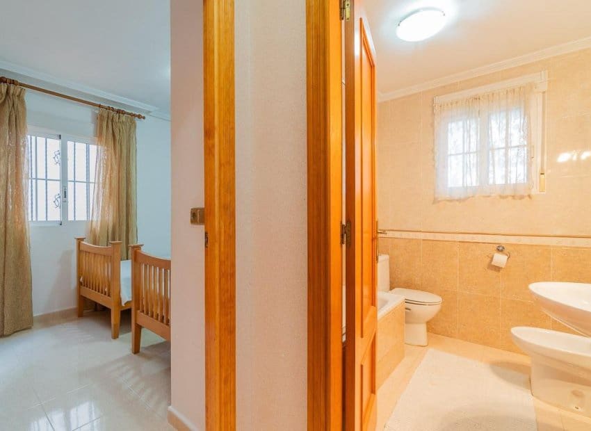 2 slaapkamer Appartement te koop in Orihuela Costa met zwembad - € 140.000 (Ref: 9426246)