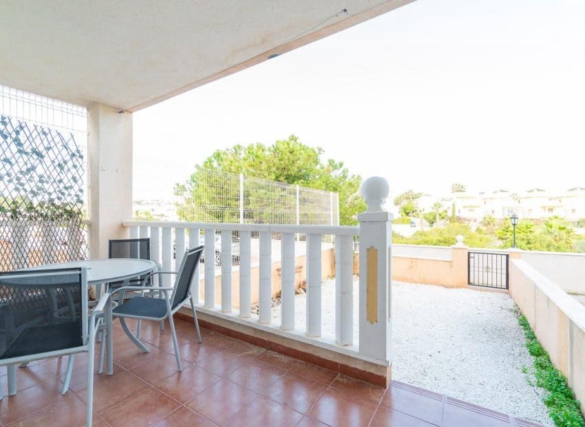2 slaapkamer Appartement te koop in Orihuela Costa met zwembad - € 140.000 (Ref: 9426246)