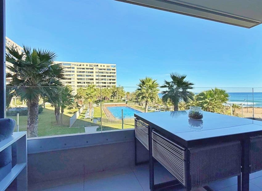 2 soveværelse Strandlejlighed til salg i Punta Prima - € 475.000 (Ref: 9426247)