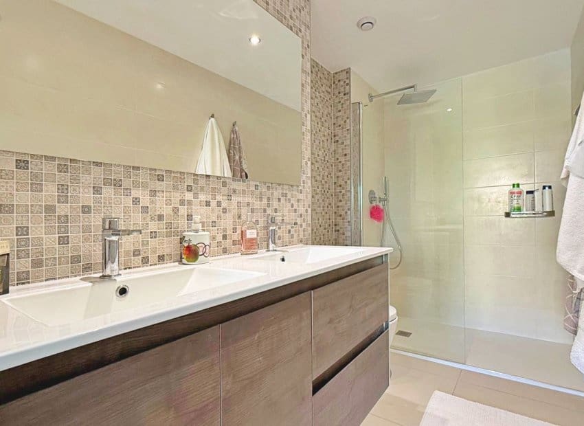 2 soveværelse Strandlejlighed til salg i Punta Prima - € 475.000 (Ref: 9426247)