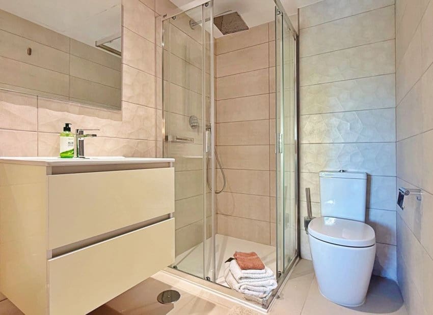 2 soveværelse Strandlejlighed til salg i Punta Prima - € 475.000 (Ref: 9426247)