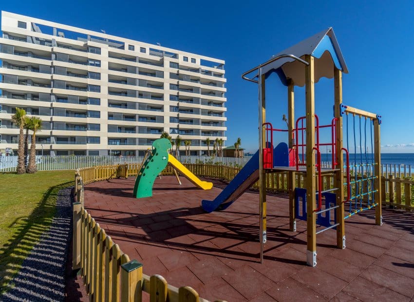 2 soveværelse Strandlejlighed til salg i Punta Prima - € 475.000 (Ref: 9426247)