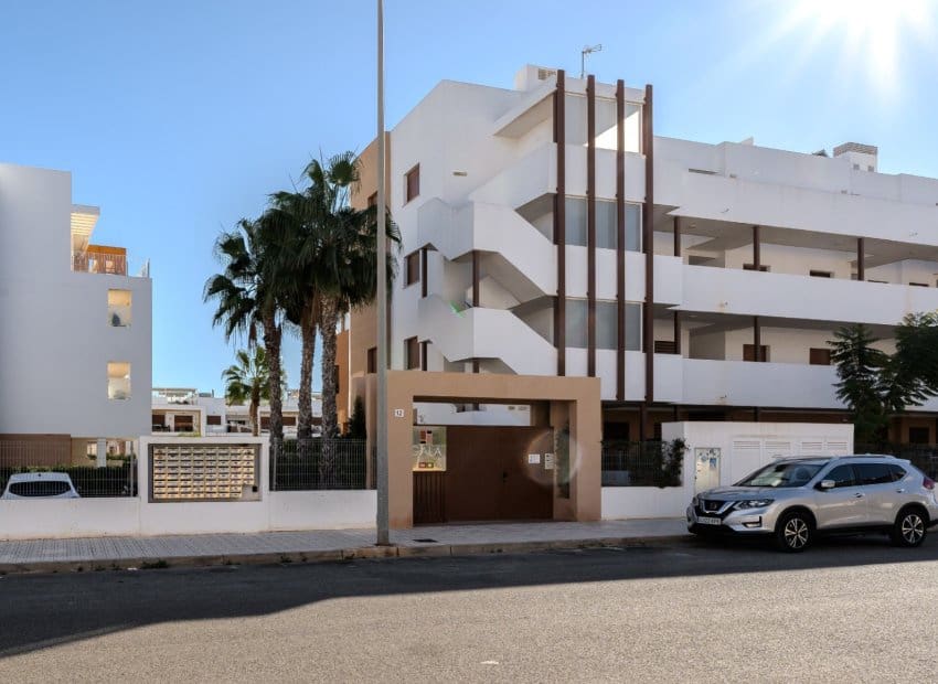 2 makuuhuone Huoneisto myytävänä paikassa Los Dolses mukana uima-altaan - 285 000 € (Ref: 9426249)