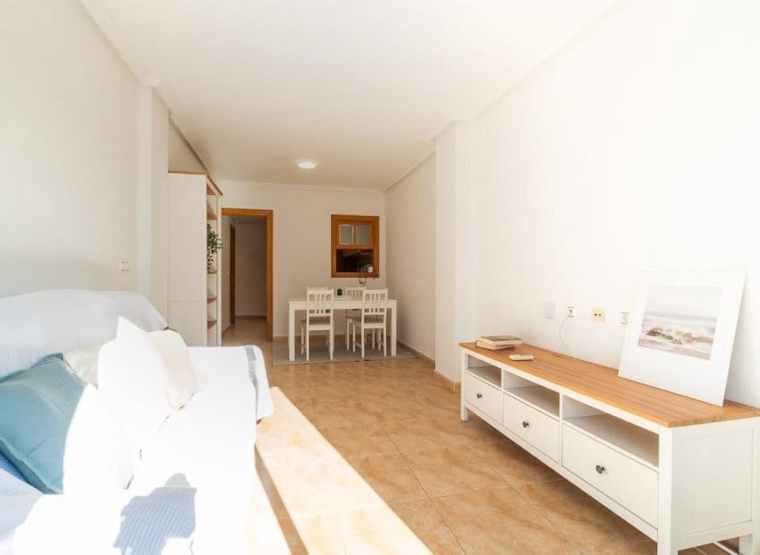 3 makuuhuone Kattohuoneisto myytävänä paikassa Torrevieja - 195 000 € (Ref: 9432641)