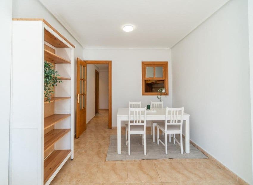 3 makuuhuone Kattohuoneisto myytävänä paikassa Torrevieja - 195 000 € (Ref: 9432641)