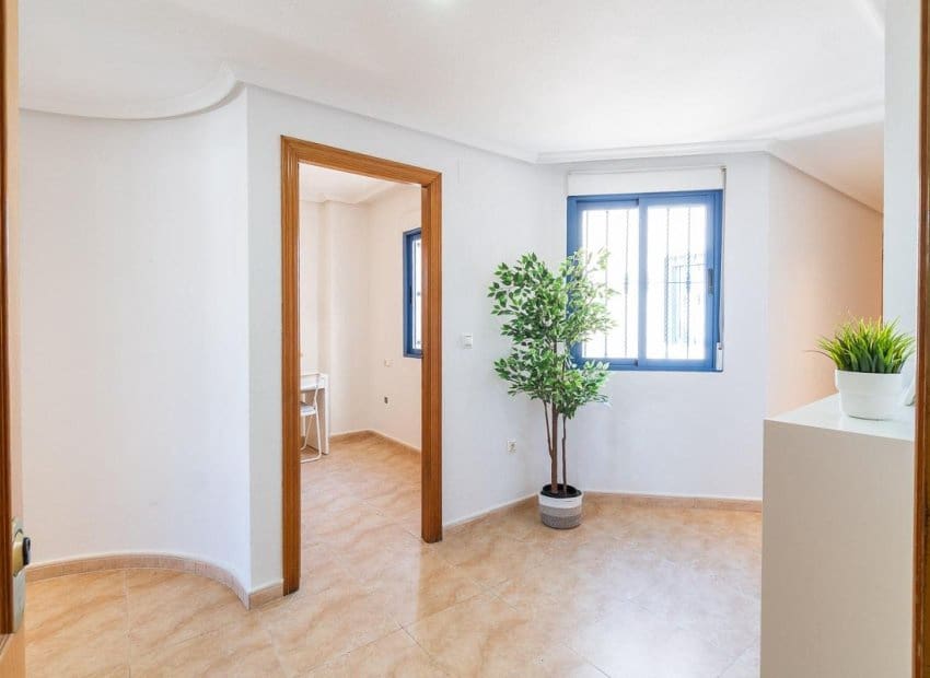 3 makuuhuone Kattohuoneisto myytävänä paikassa Torrevieja - 195 000 € (Ref: 9432641)