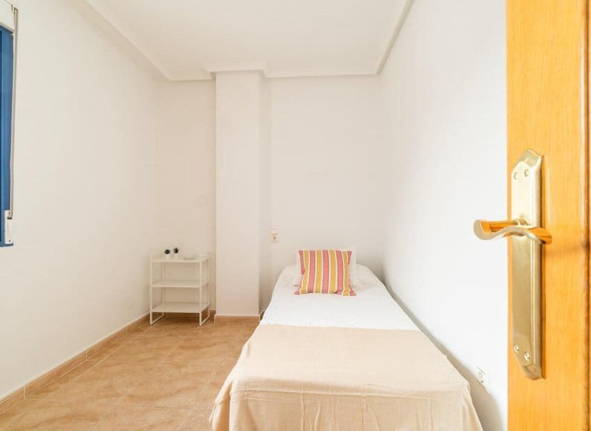 3 makuuhuone Kattohuoneisto myytävänä paikassa Torrevieja - 195 000 € (Ref: 9432641)