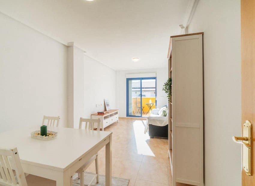 3 makuuhuone Kattohuoneisto myytävänä paikassa Torrevieja - 195 000 € (Ref: 9432641)