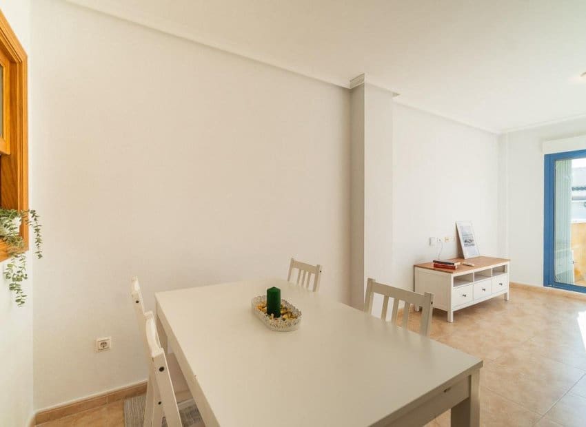 3 makuuhuone Kattohuoneisto myytävänä paikassa Torrevieja - 195 000 € (Ref: 9432641)