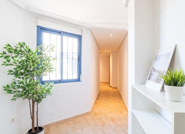 3 makuuhuone Kattohuoneisto myytävänä paikassa Centro - Muelle Pesquero, Torrevieja - 195 000 € (Ref: 9432641)