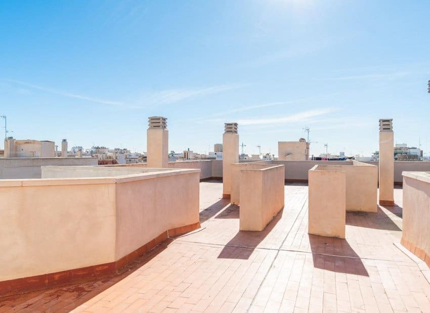 3 makuuhuone Kattohuoneisto myytävänä paikassa Torrevieja - 195 000 € (Ref: 9432641)