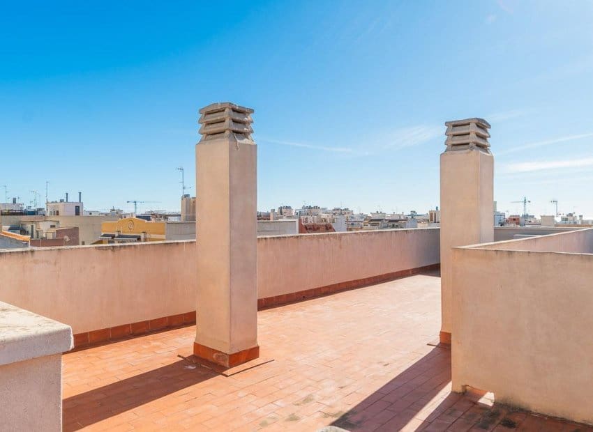 3 makuuhuone Kattohuoneisto myytävänä paikassa Torrevieja - 195 000 € (Ref: 9432641)
