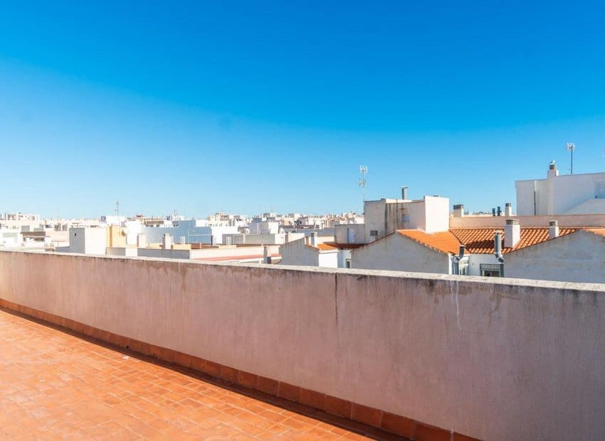 3 makuuhuone Kattohuoneisto myytävänä paikassa Torrevieja - 195 000 € (Ref: 9432641)