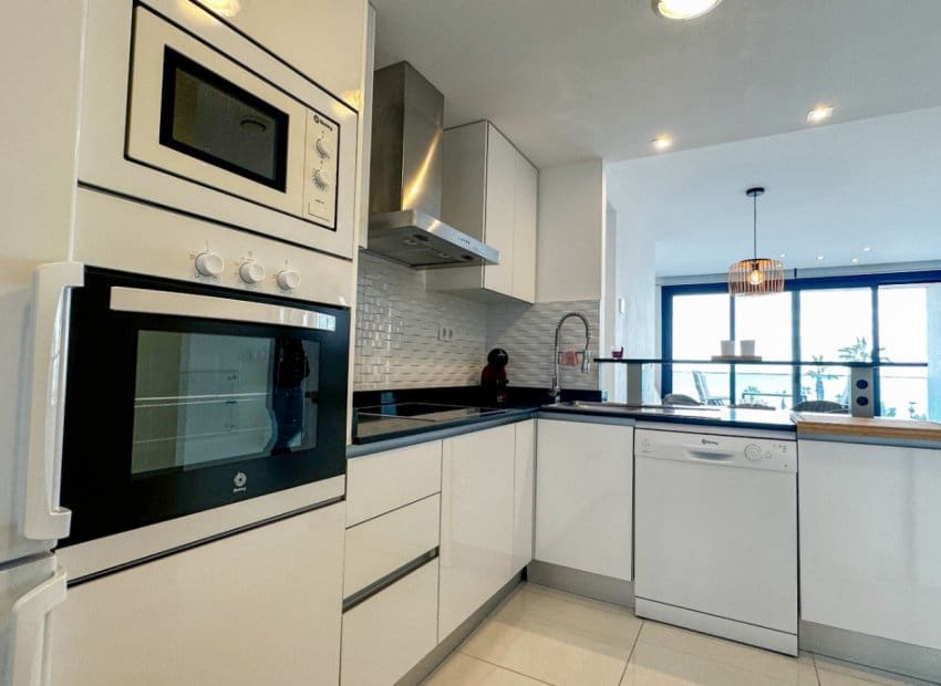 2 makuuhuone Huoneisto myytävänä paikassa Torrevieja mukana uima-altaan - 420 000 € (Ref: 9438224)