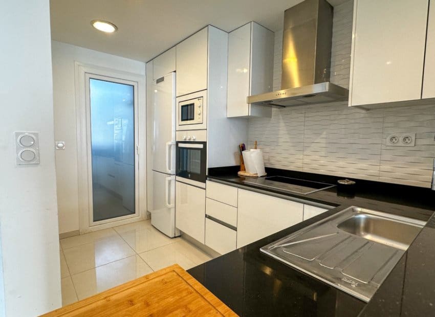 2 makuuhuone Huoneisto myytävänä paikassa Torrevieja mukana uima-altaan - 420 000 € (Ref: 9438224)