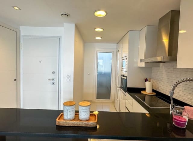 2 makuuhuone Huoneisto myytävänä paikassa Torrevieja mukana uima-altaan - 420 000 € (Ref: 9438224)