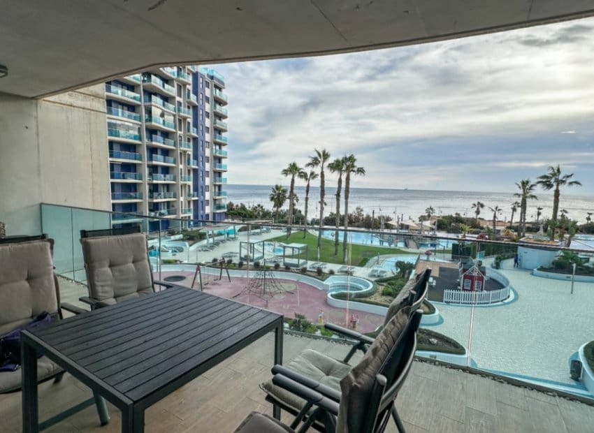 2 makuuhuone Huoneisto myytävänä paikassa Torrevieja mukana uima-altaan - 420 000 € (Ref: 9438224)