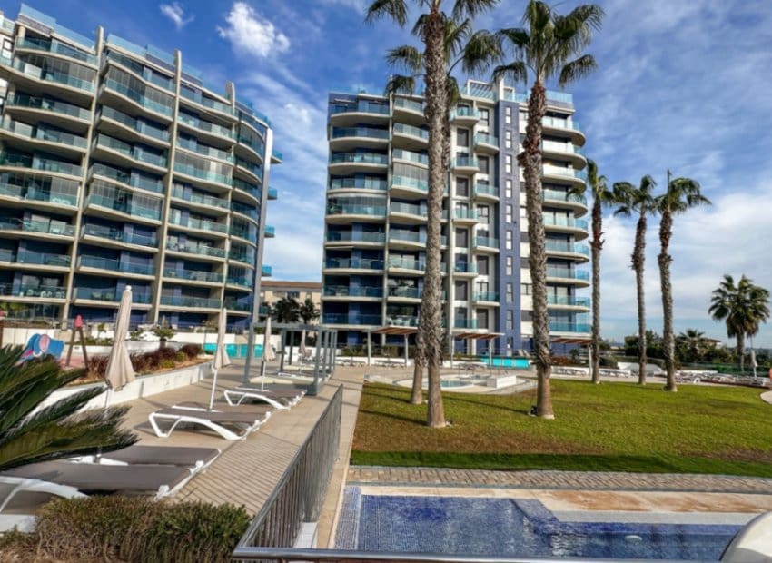 2 makuuhuone Huoneisto myytävänä paikassa Torrevieja mukana uima-altaan - 420 000 € (Ref: 9438224)