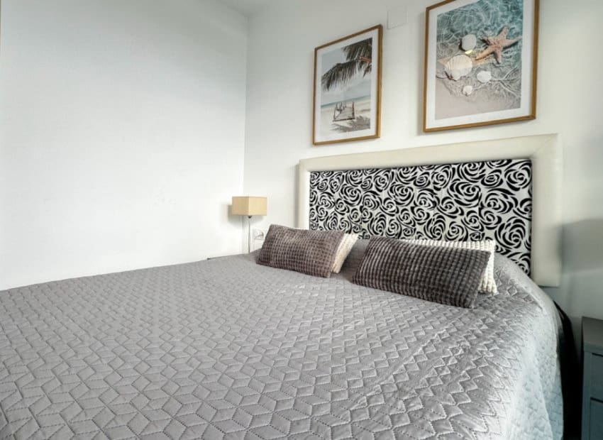 2 makuuhuone Huoneisto myytävänä paikassa Torrevieja mukana uima-altaan - 420 000 € (Ref: 9438224)